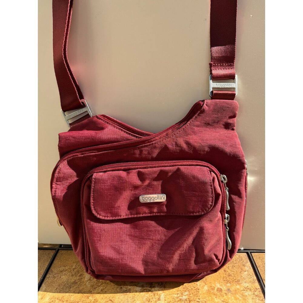 Baggallini Maroon Wine Single Strap Multi-Pocket Crossbody Comfort and Safety